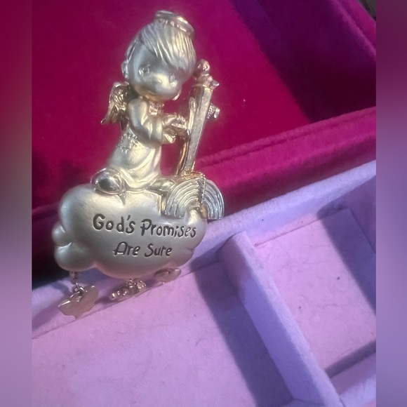 Precious Moments Jewelry - Precious Moments vintage signed Gods promises are sure brooch/goldtone/dangle